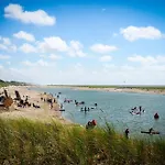 Strandhotel Camperduin מלון 4*
