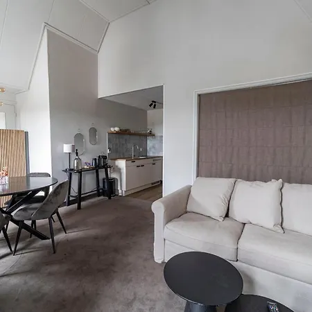 Strandhotel Camperduin 4* 슐