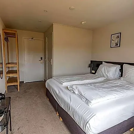 Отель Strandhotel Camperduin 4*