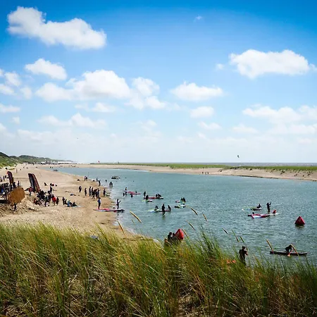 Strandhotel Camperduin فندق 4*