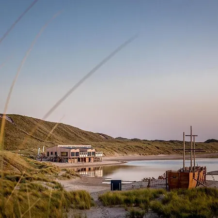 Strandhotel Camperduin فندق 4*