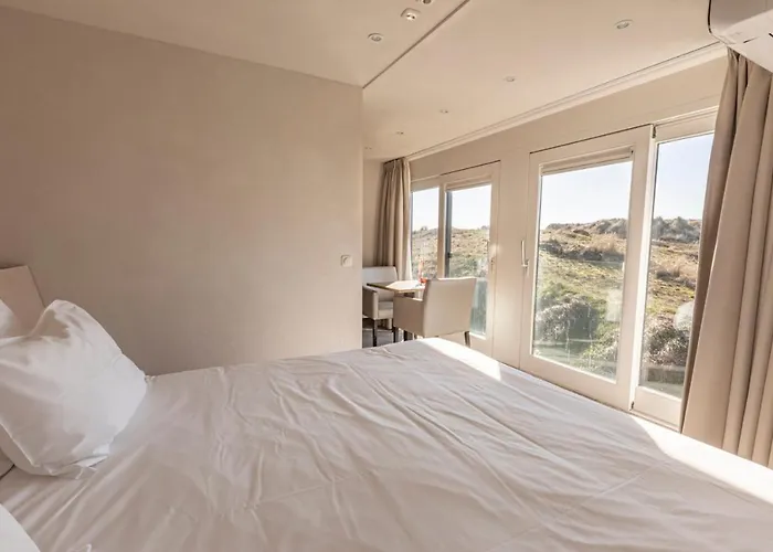 Strandhotel Camperduin 4* スコールル