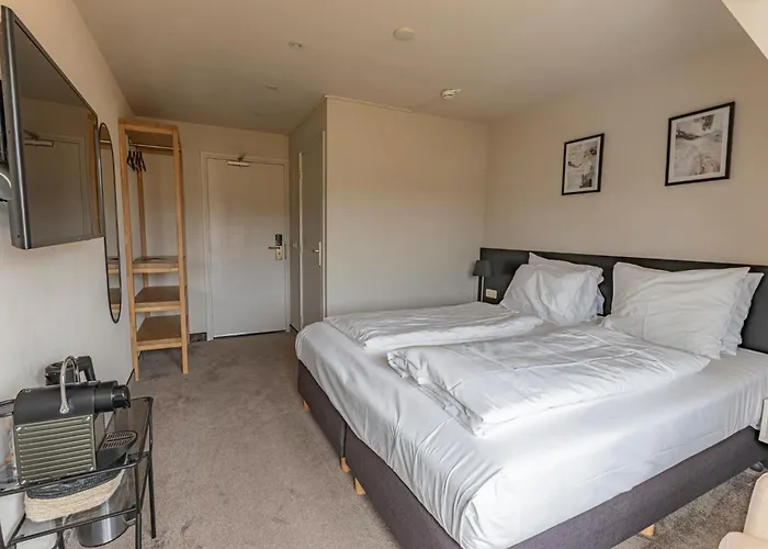 Strandhotel Camperduin מלון 4*