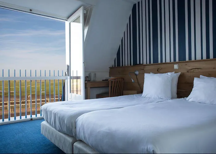 ホテル Strandhotel Camperduin 4*