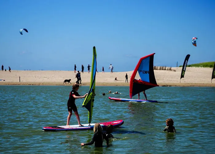 ホテル Strandhotel Camperduin 4*