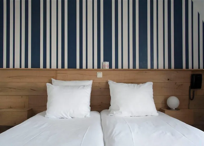 ホテル Strandhotel Camperduin 4*