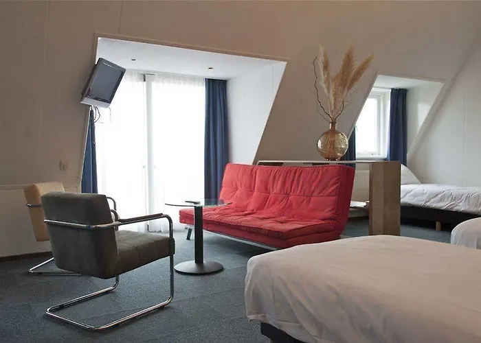 ホテル Strandhotel Camperduin 4*