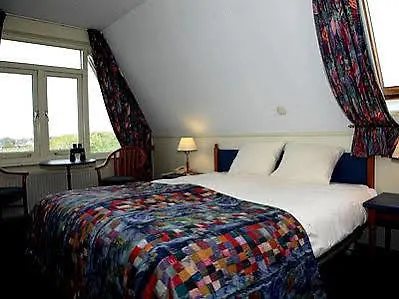 Strandhotel Camperduin 4* スコールル
