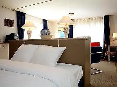 Strandhotel Camperduin מלון 4*