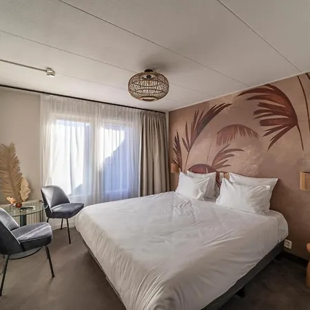 Strandhotel Camperduin 4* 슐