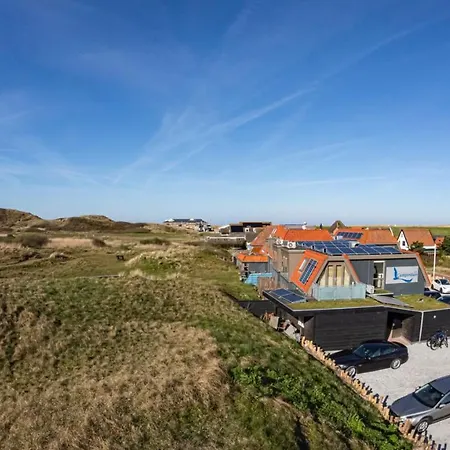 Strandhotel Camperduin 호텔 4*