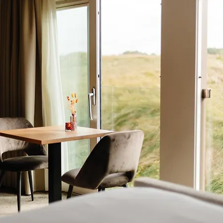 Strandhotel Camperduin 호텔 슐